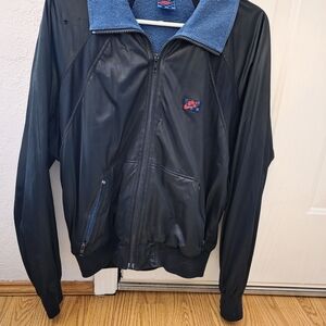 NWOT  Nike Small Men's Black and Navy Wind breaker